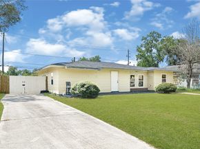 5946 Ridgeway Drive, Houston TX 77033