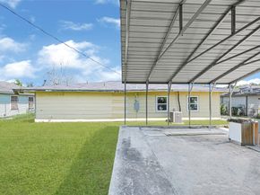 5946 Ridgeway Drive, Houston TX 77033