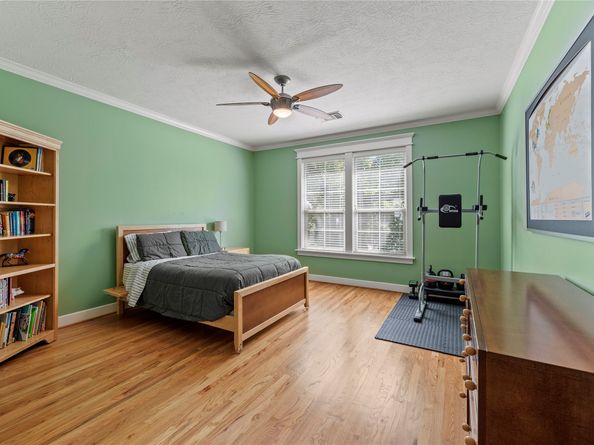 1317 Chamboard Lane, Houston TX 77018