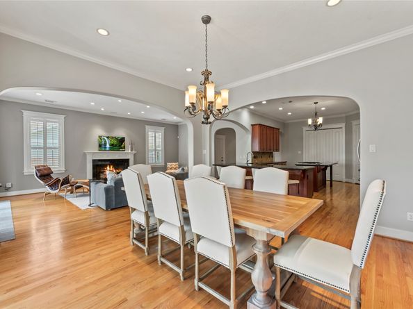 1317 Chamboard Lane, Houston TX 77018