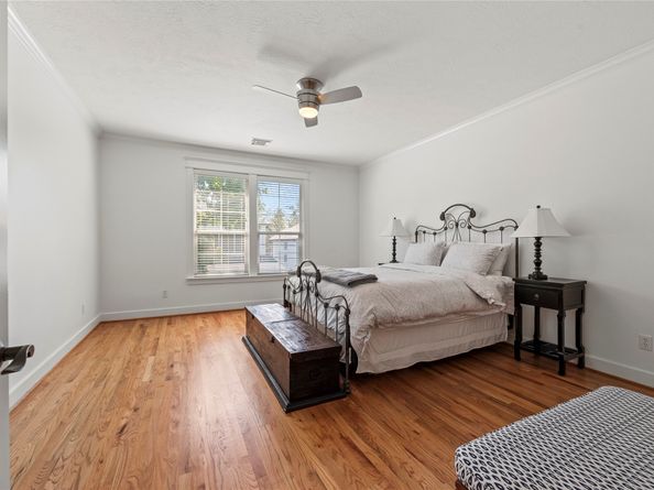 1317 Chamboard Lane, Houston TX 77018