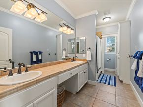 1317 Chamboard Lane, Houston TX 77018