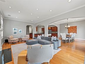 1317 Chamboard Lane, Houston TX 77018