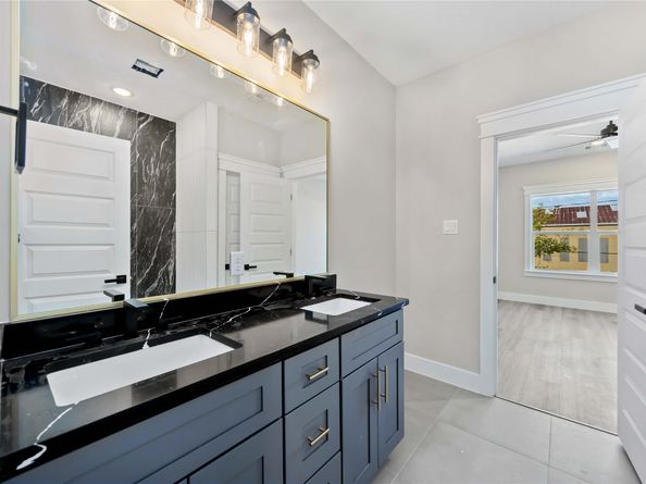4624 Mayflower Street A/B, Houston TX 77033