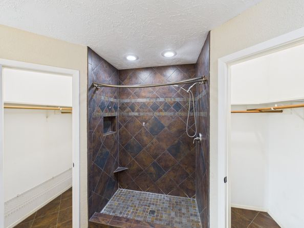 10107 Hollow Canyon Dr, Sugar Land TX 77495