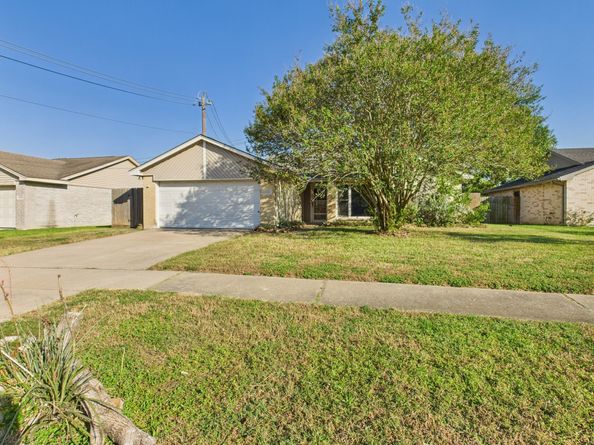 10107 Hollow Canyon Dr, Sugar Land TX 77495