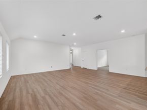 19168 Pinewood Grove Trail, New Caney TX 77357