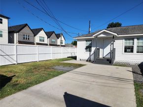 2610 Cochran Street 2, Houston TX 77009