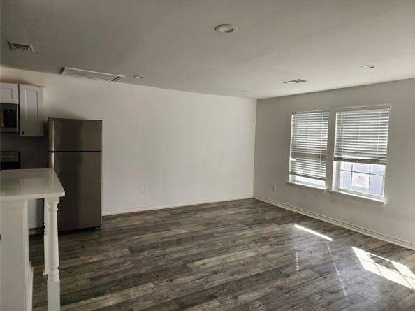 2610 Cochran Street 2, Houston TX 77009