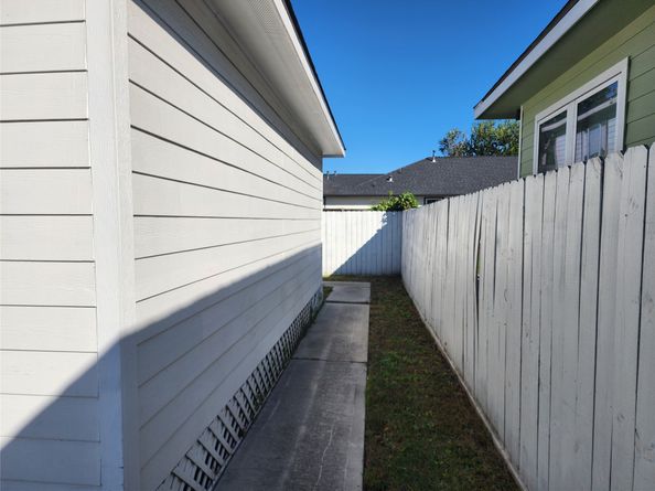 2610 Cochran Street 2, Houston TX 77009