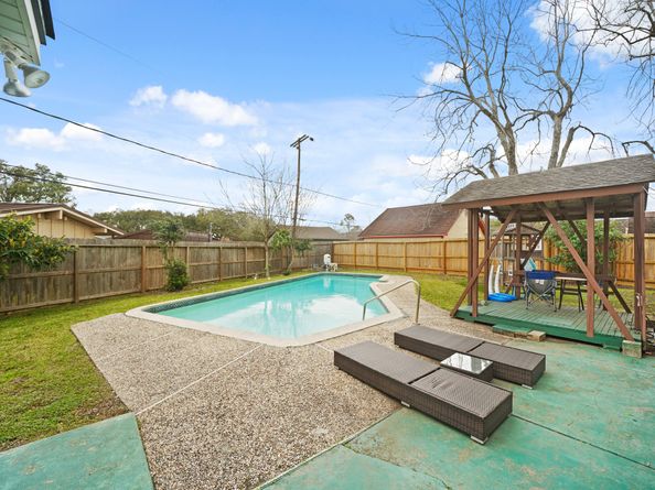 4510 Silverwood Drive, Houston TX 77035