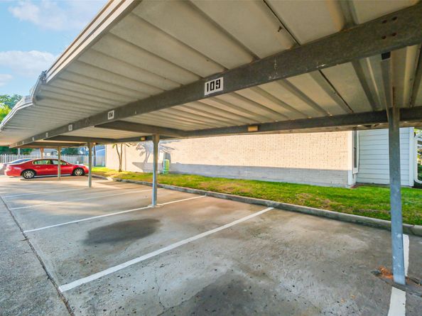 11983 Bob White Drive 17852, Houston TX 77035