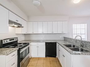 11983 Bob White Drive 17852, Houston TX 77035