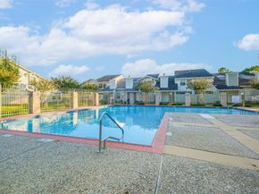 11983 Bob White Drive 17852, Houston TX 77035