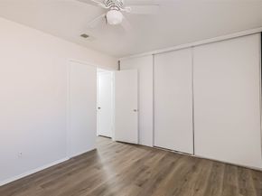 11983 Bob White Drive 17852, Houston TX 77035