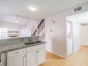 11983 Bob White Drive 17852, Houston TX 77035