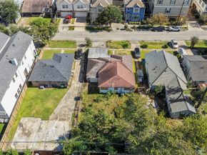 919 Lawrence Street, Houston TX 77008