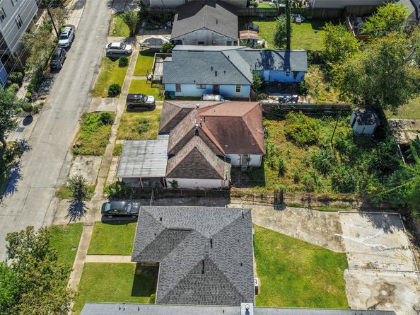 919 Lawrence Street, Houston TX 77008