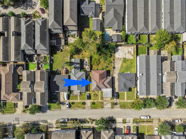 919 Lawrence Street, Houston TX 77008