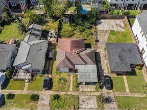 919 Lawrence Street, Houston TX 77008