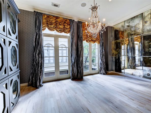 5401 Ashby Street, Houston TX 77005