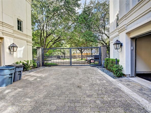 5401 Ashby Street, Houston TX 77005