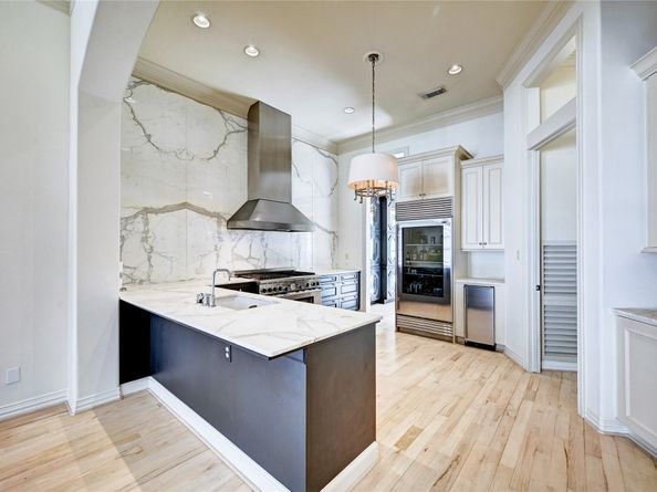 5401 Ashby Street, Houston TX 77005