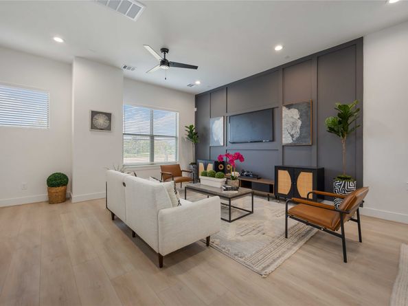 2530 Live Oak Street, Houston TX 77004