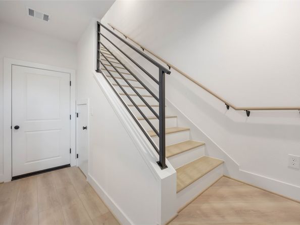 2530 Live Oak Street, Houston TX 77004