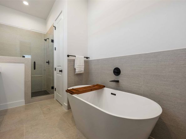 2530 Live Oak Street, Houston TX 77004