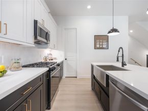 2530 Live Oak Street, Houston TX 77004