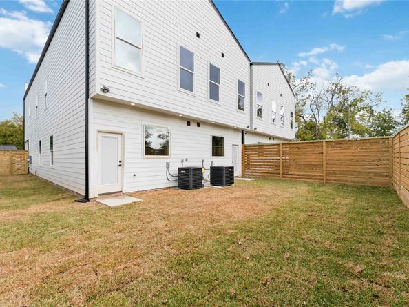 8044 Sunbury Street, Houston TX 77028