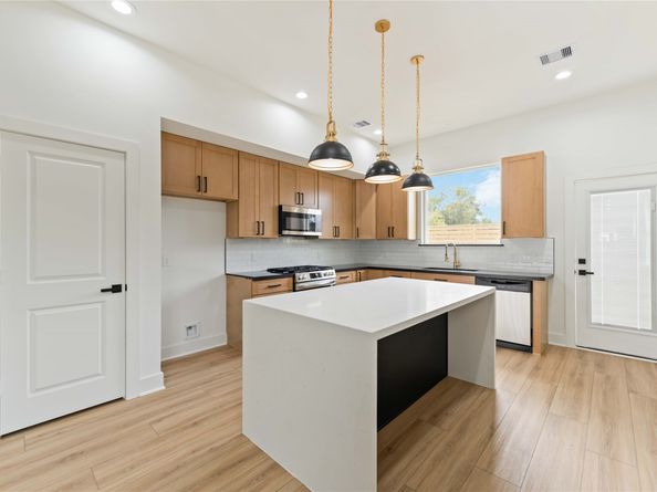 8044 Sunbury Street, Houston TX 77028