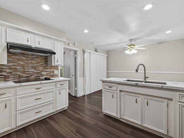 7735 Teal Run Drive, Houston TX 77071