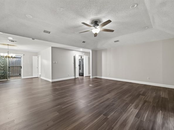 7735 Teal Run Drive, Houston TX 77071