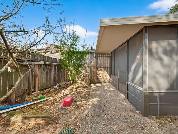 7735 Teal Run Drive, Houston TX 77071