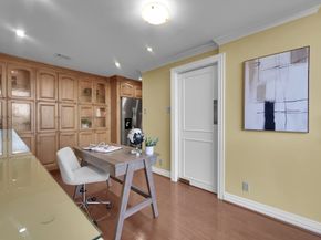 49 Briar Hollow Lane 504, Houston TX 77027