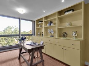 49 Briar Hollow Lane 504, Houston TX 77027