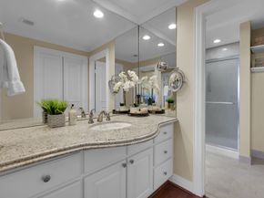 49 Briar Hollow Lane 504, Houston TX 77027