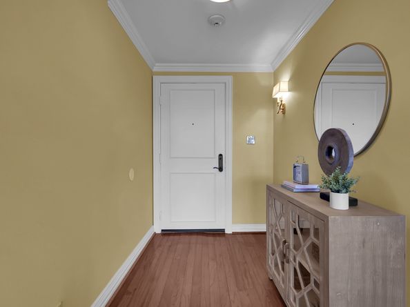 49 Briar Hollow Lane 504, Houston TX 77027