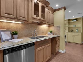 49 Briar Hollow Lane 504, Houston TX 77027