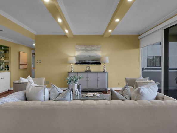 49 Briar Hollow Lane 504, Houston TX 77027