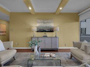 49 Briar Hollow Lane 504, Houston TX 77027