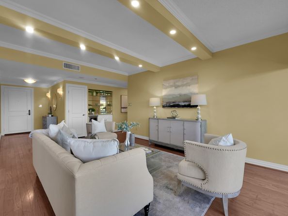 49 Briar Hollow Lane 504, Houston TX 77027