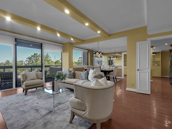 49 Briar Hollow Lane 504, Houston TX 77027