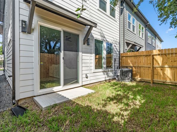 2706 Fox Street, Houston TX 77003