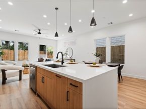 2706 Fox Street, Houston TX 77003