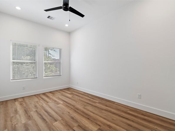 2706 Fox Street, Houston TX 77003