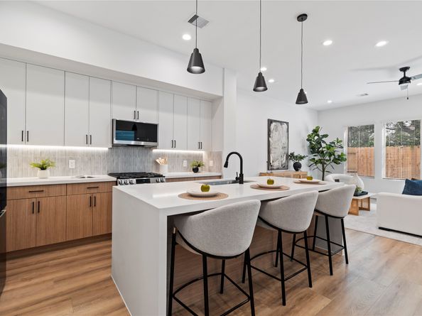 2706 Fox Street, Houston TX 77003