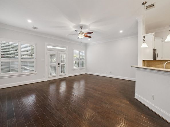 5720 Kiam Street C, Houston TX 77007